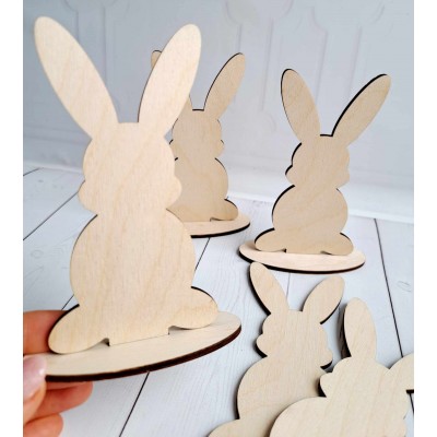 Drewniany zając na podstawce Wzór nr.2
