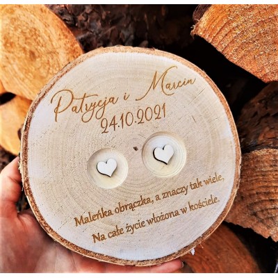 Rustykalna podstawka pod obrączki