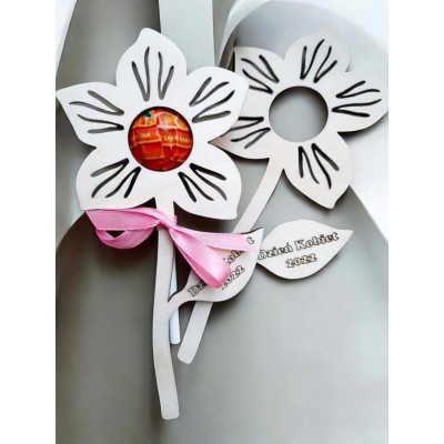 Drewniany kwiatek z miejscem na lizaka